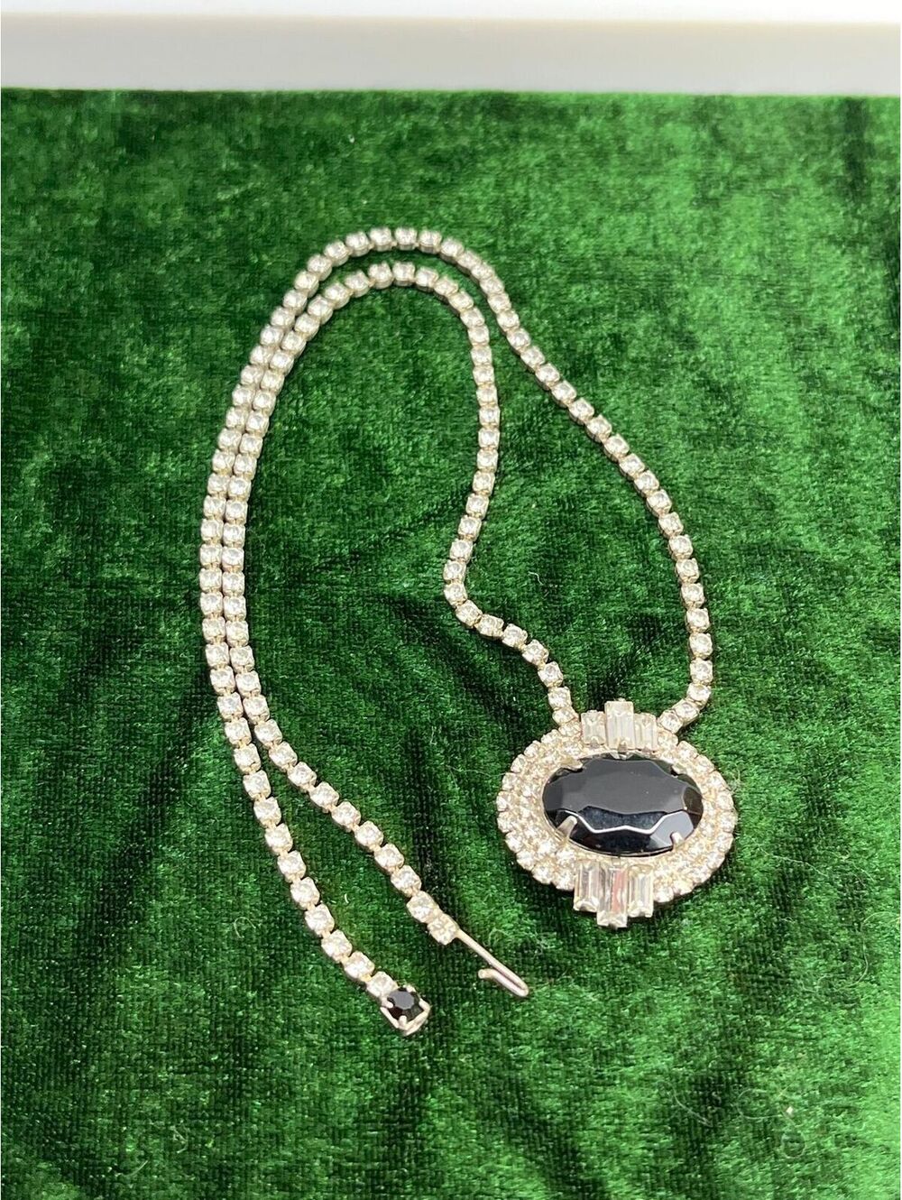 #91 Vintage Silver Tone Tennis Bracelet Style Necklace 18” Black Oval Pendant